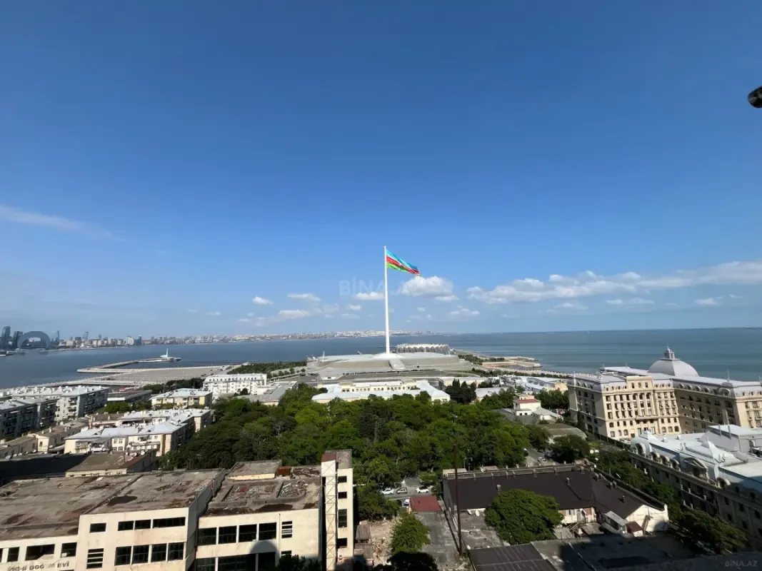 Satılır 2 otaqlı mənzil 77 m²