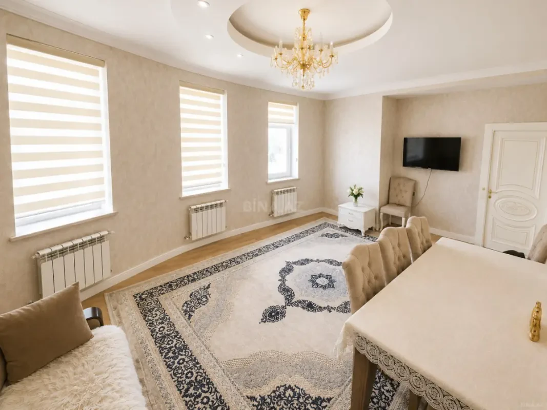 Kirayə verilir 2 otaqlı mənzil 90 m²
