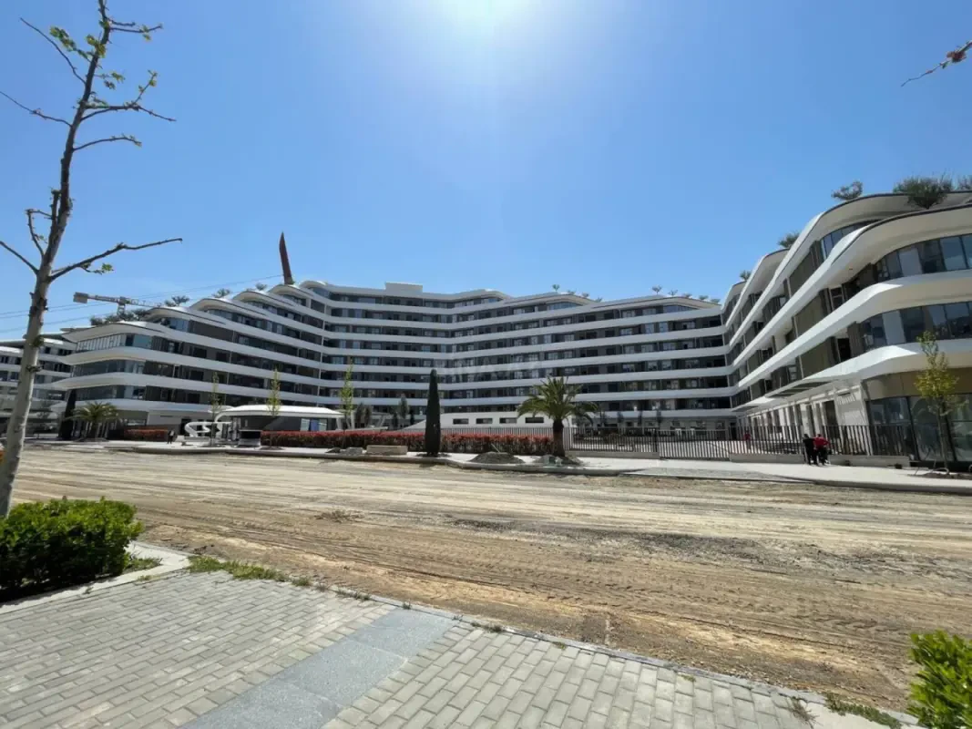 Satılır 3 otaqlı mənzil 140 m²