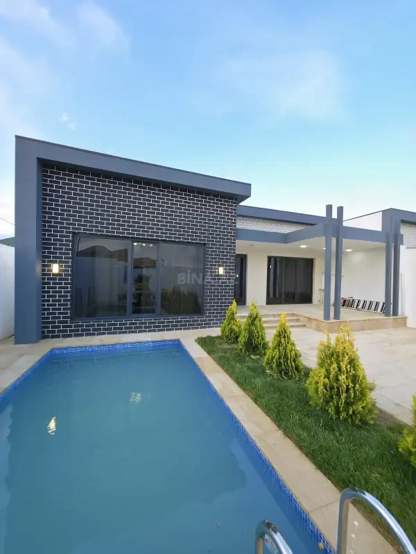 Satılır 4 otaqlı həyət evi 140 m²