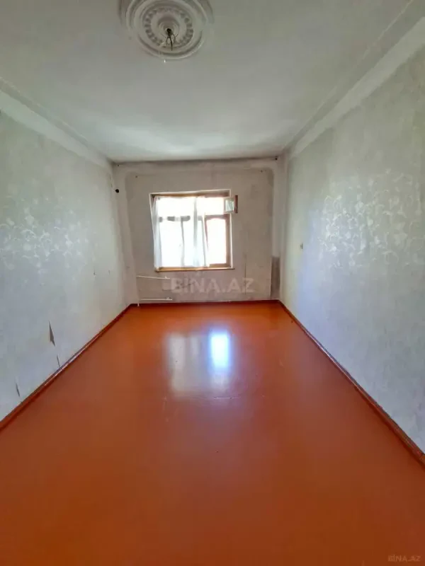 Satılır 5 otaqlı mənzil 130 m²