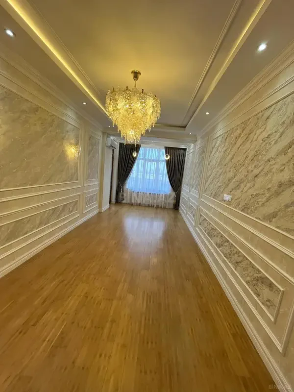 Satılır 2 otaqlı mənzil 100 m²