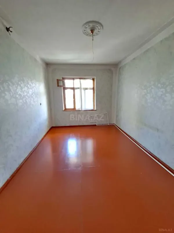 Satılır 5 otaqlı mənzil 130 m²