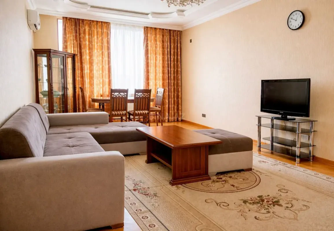 Satılır 3 otaqlı mənzil 150 m²
