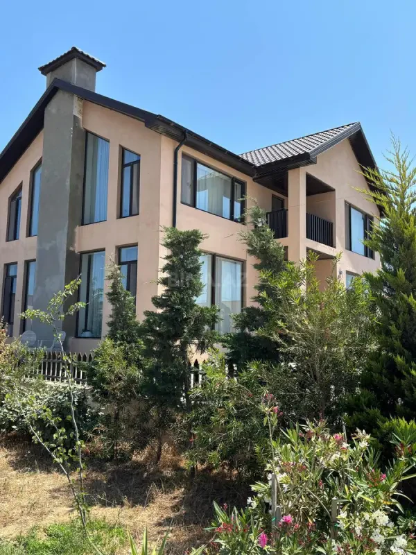 Kirayə verilir 5 otaqlı həyət evi 300 m²