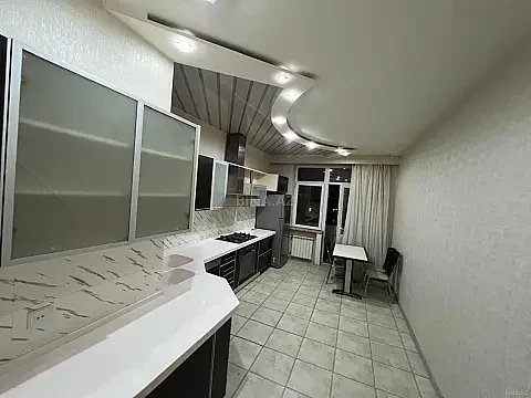 Kirayə verilir 3 otaqlı mənzil 220 m² — Bakı 3 otaq 220.00 m²