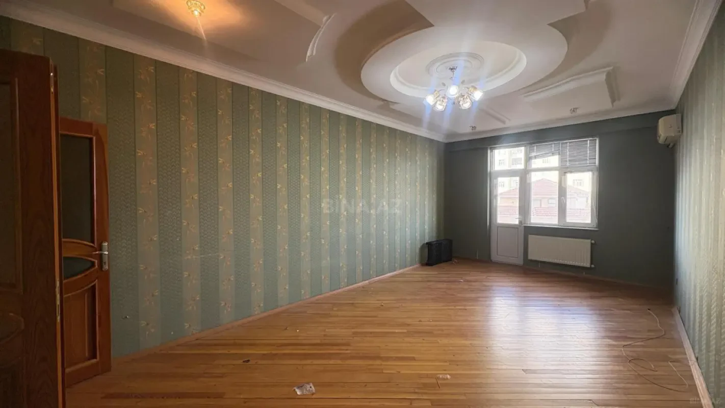 Satılır 3 otaqlı mənzil 125 m²
