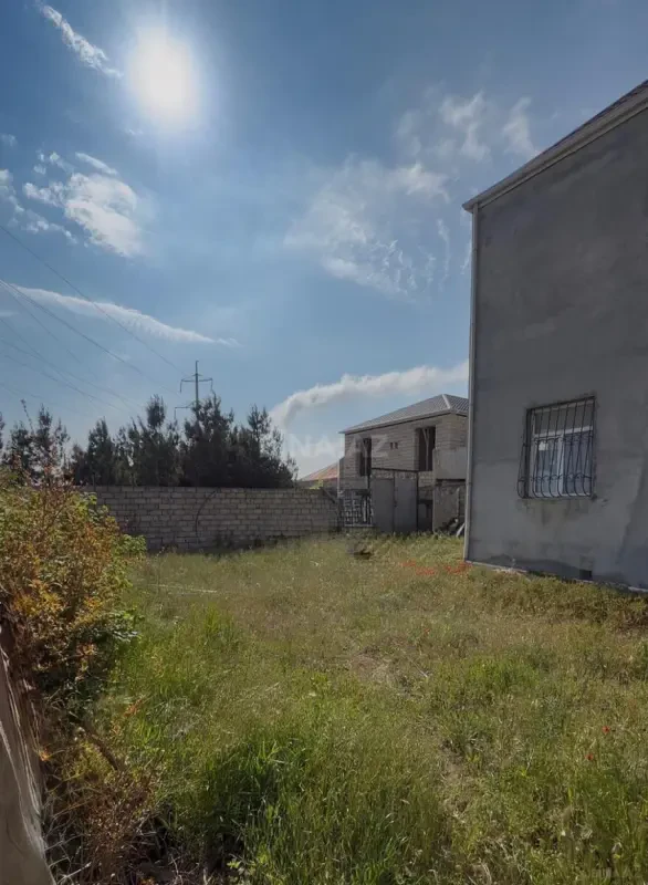 Satılır 7 otaqlı həyət evi 200 m²
