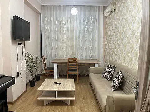 Kirayə verilir 3 otaqlı mənzil 100 m² — Bakı 3 otaq 100.00 m²