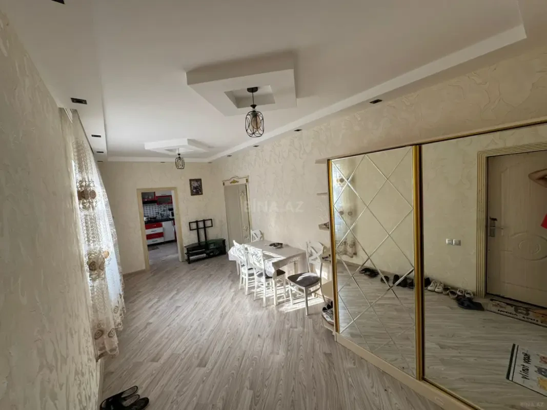 Satılır 9 otaqlı həyət evi 280 m²