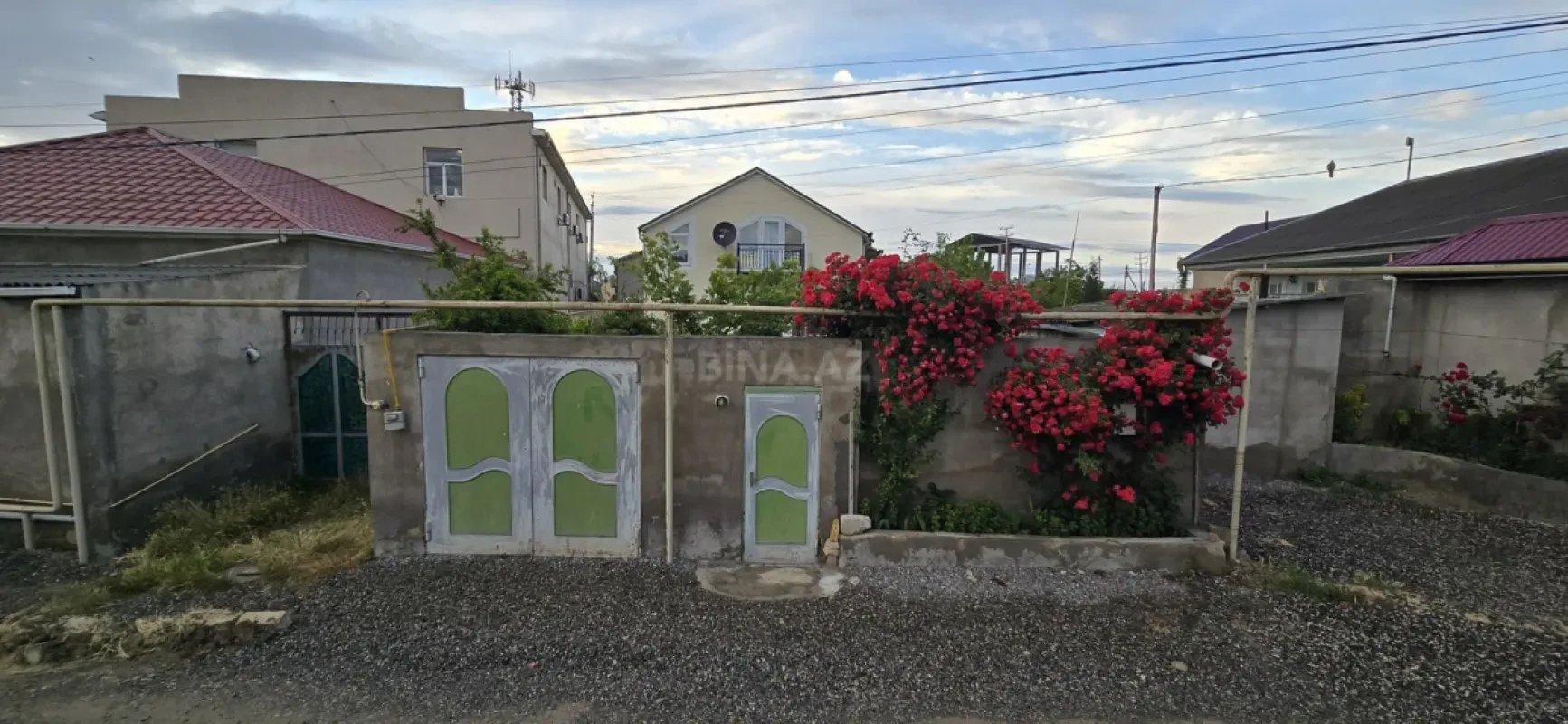 Satılır 4 otaqlı həyət evi 160 m²