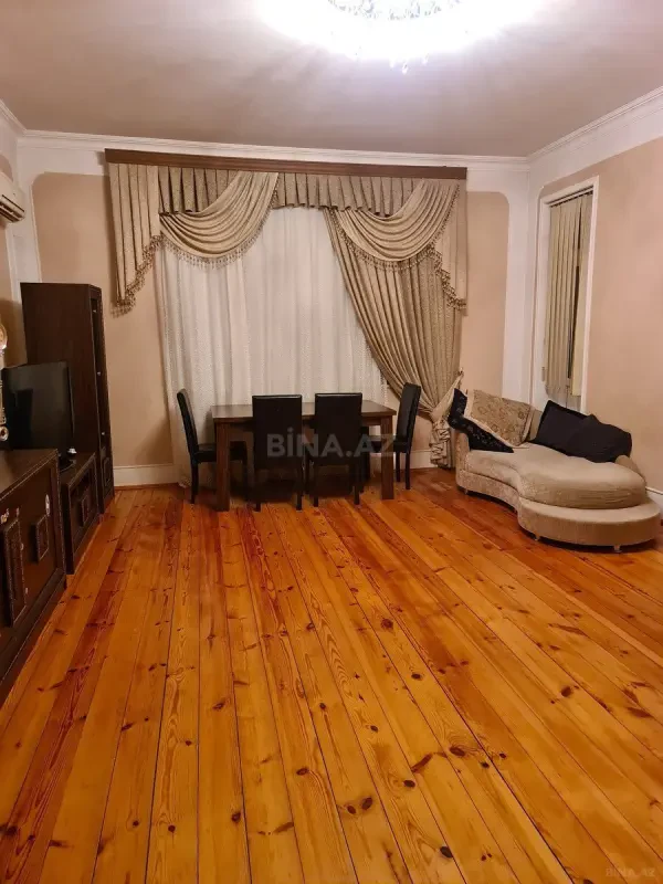 Kirayə verilir 2 otaqlı mənzil 90 m²