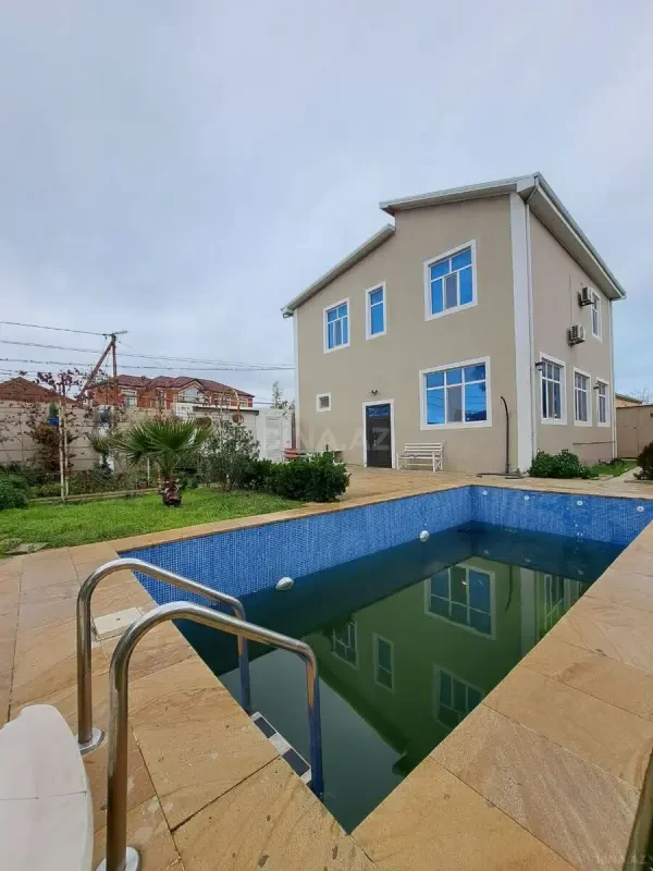 Satılır 4 otaqlı həyət evi 220 m²