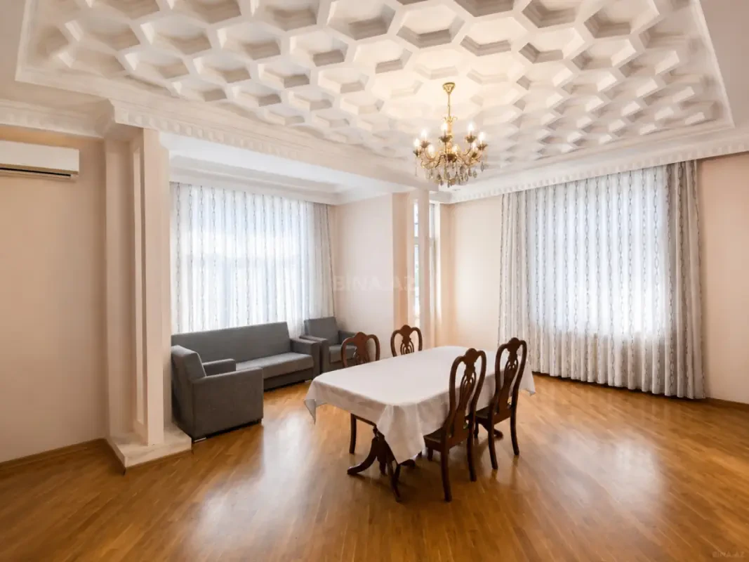 Kirayə verilir 3 otaqlı mənzil 130 m²