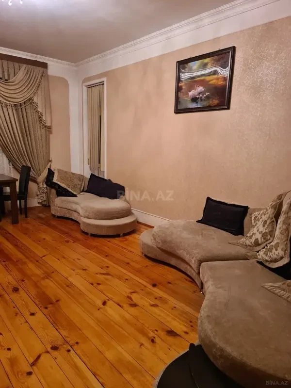 Kirayə verilir 2 otaqlı mənzil 60 m²