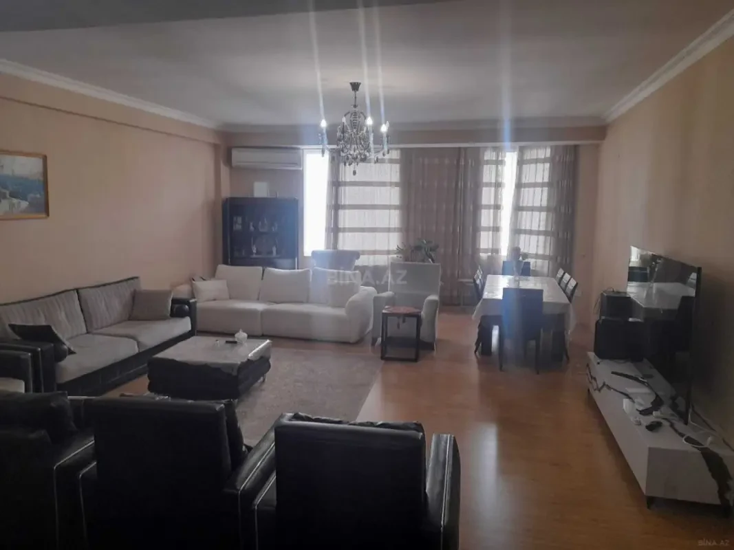 Satılır 4 otaqlı mənzil 154 m²