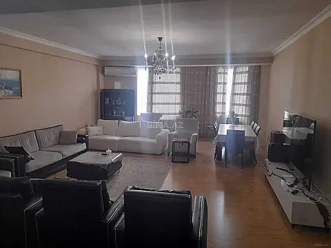 Satılır 4 otaqlı mənzil 154 m² — Bakı 4 otaq 154.00 m²