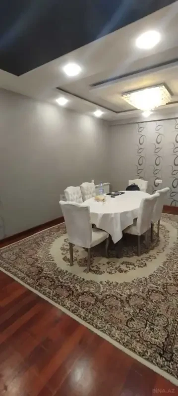 Kirayə verilir 3 otaqlı mənzil 150 m²