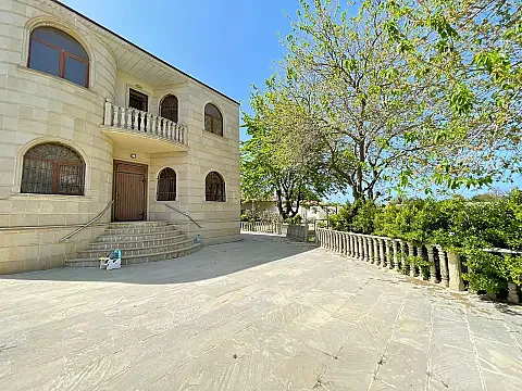 Kirayə verilir 5 otaqlı həyət evi 180 m² — Bakı 5 otaq 180.00 m²