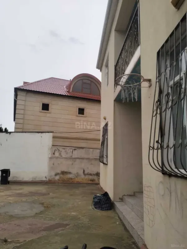Satılır 6 otaqlı həyət evi 300 m²