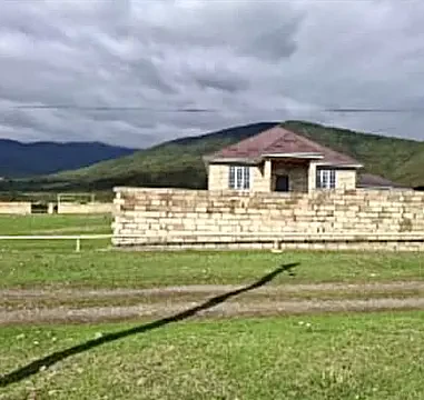 Satılır 4 otaqlı həyət evi 120 m² — Oğuz 4 otaq 120.00 m²