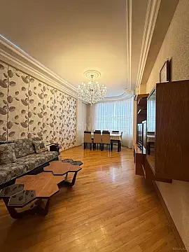 Satılır 3 otaqlı mənzil 110 m² — Bakı, İnşaatçılar 3 otaq 110.00 m²
