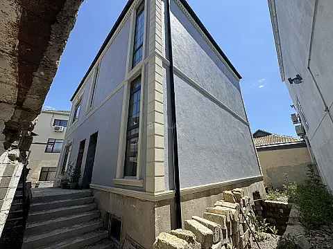 Satılır 6 otaqlı həyət evi 95 m² — Bakı 6 otaq 95.00 m²
