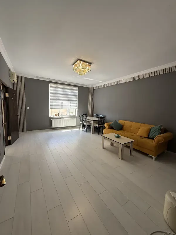 Kirayə verilir 2 otaqlı mənzil 65 m²
