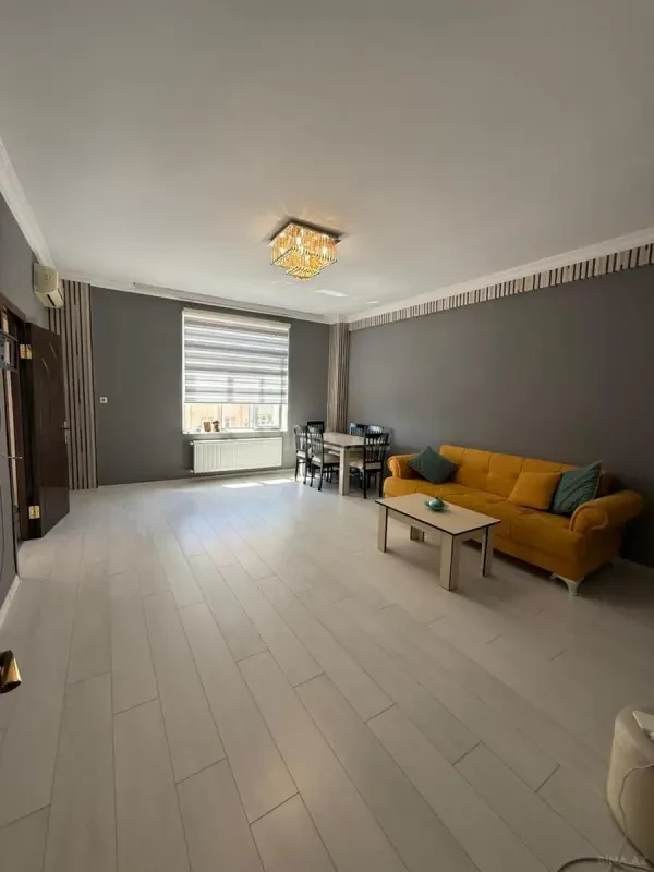 Kirayə verilir 2 otaqlı mənzil 79 m²