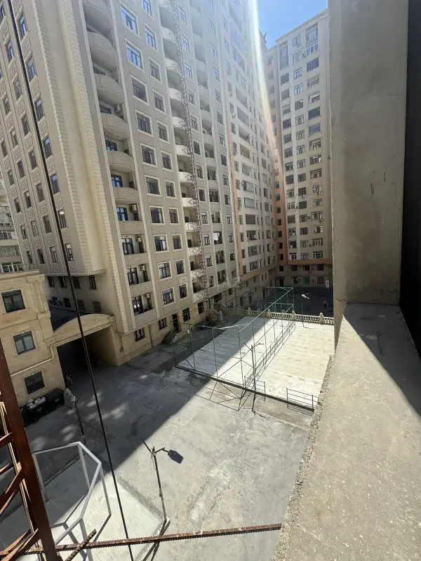 Kirayə verilir 2 otaqlı mənzil 90 m²
