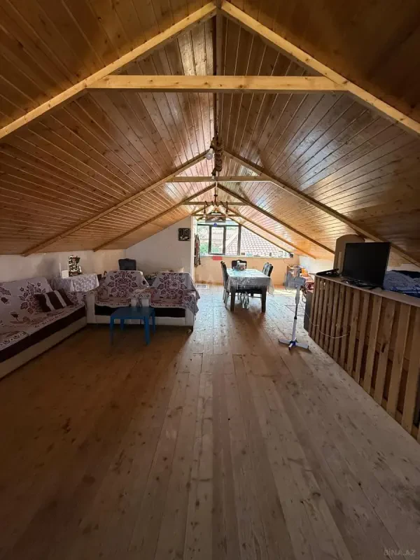 Satılır 5 otaqlı həyət evi 200 m²