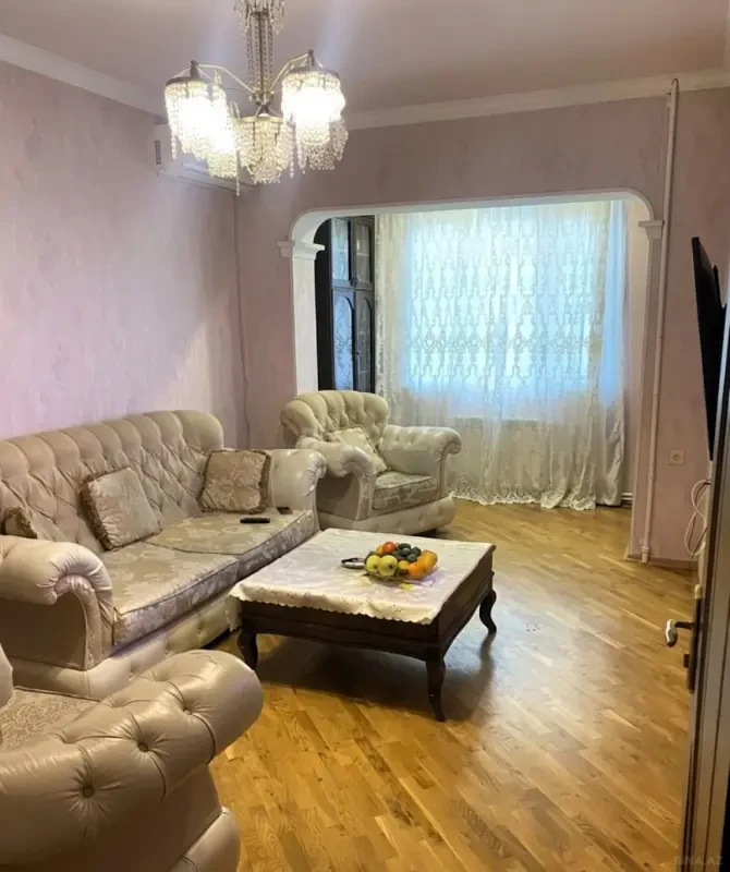 Satılır 4 otaqlı mənzil 112 m²