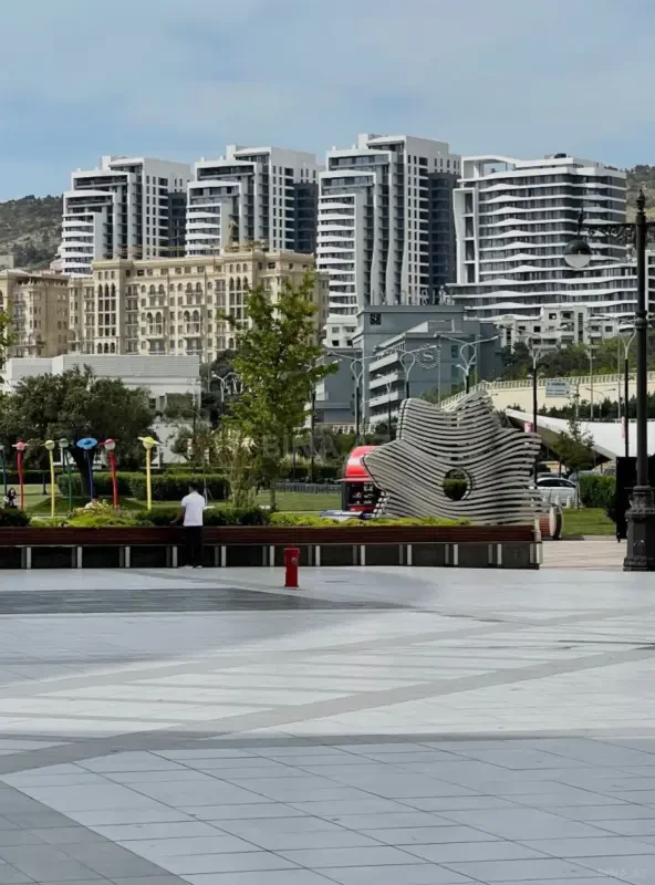 Kirayə verilir 2 otaqlı mənzil 90 m²