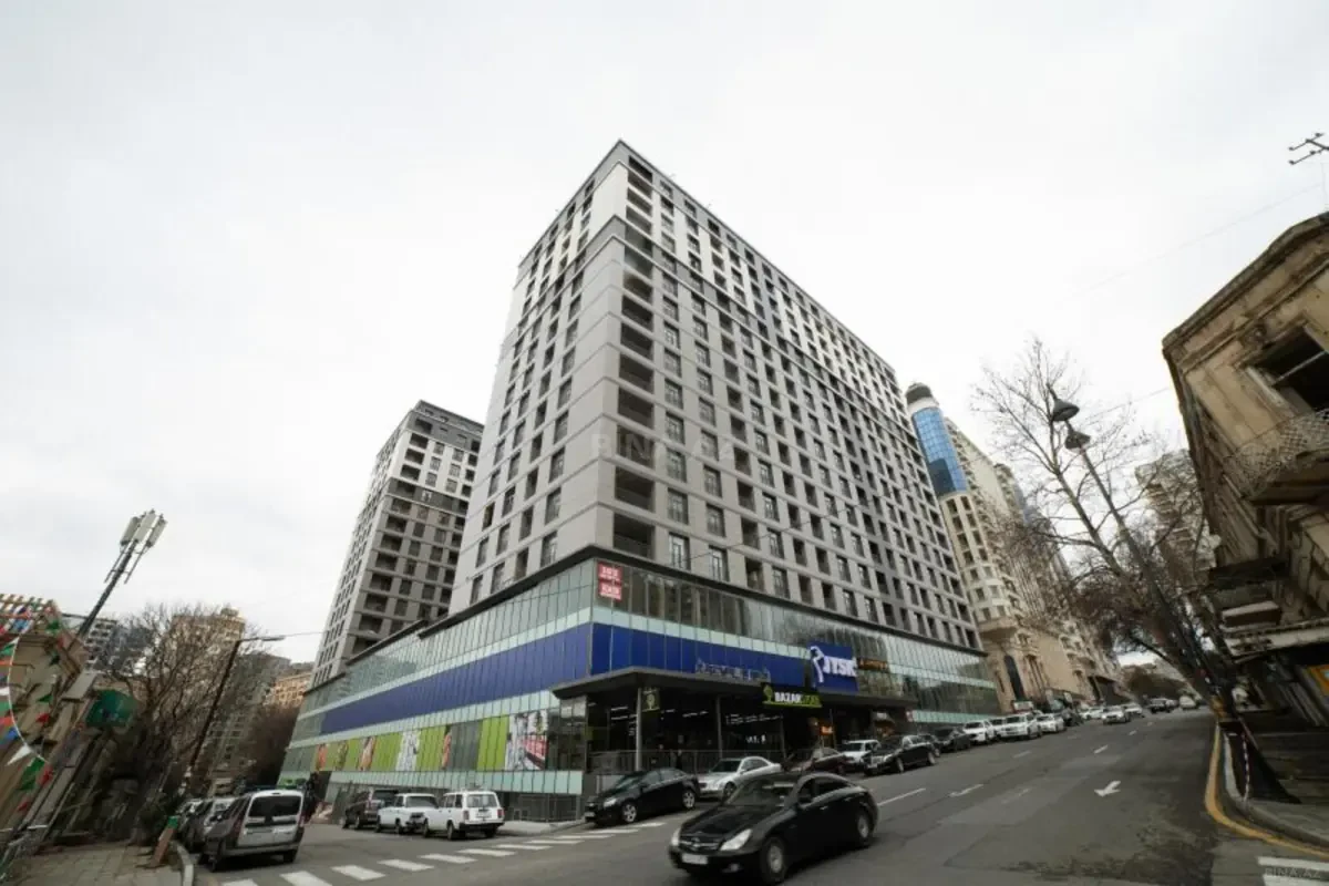 Satılır 3 otaqlı mənzil 145.4 m²