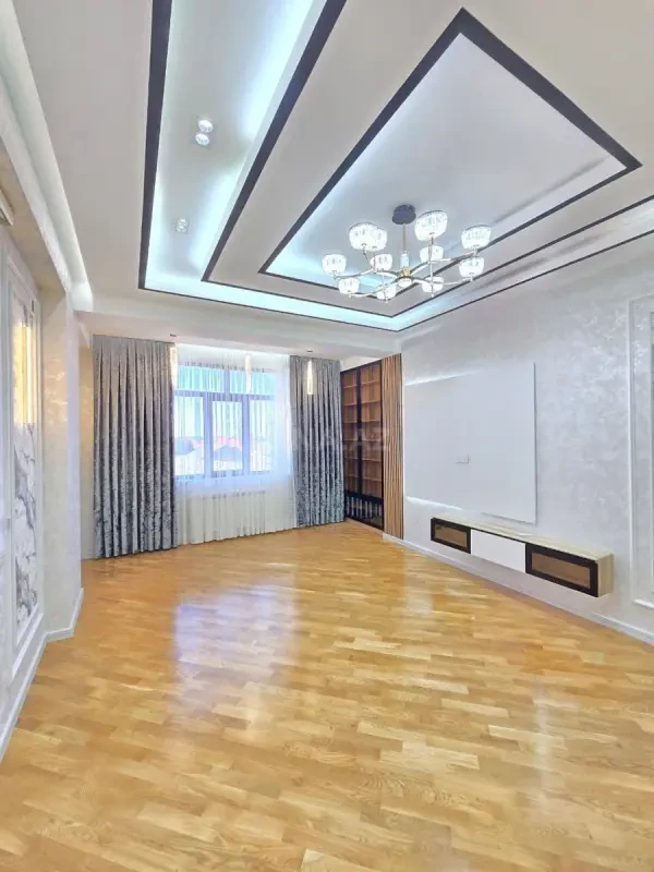 Satılır 3 otaqlı mənzil 119 m²