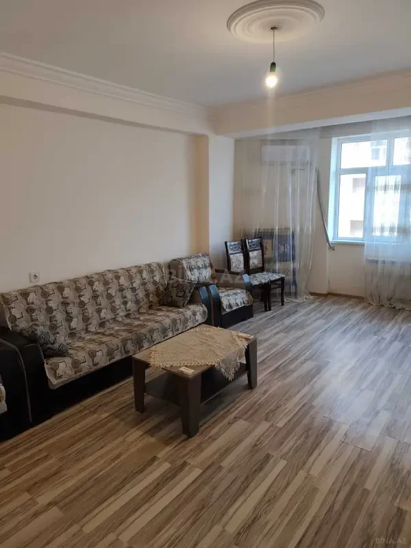 Kirayə verilir 2 otaqlı mənzil 65 m²