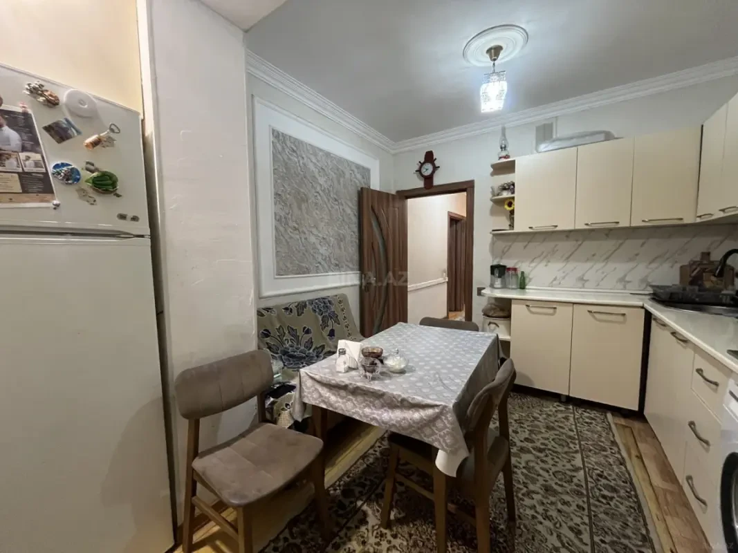 Satılır 4 otaqlı mənzil 100 m²