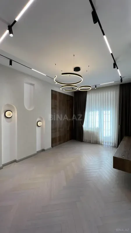 Satılır 2 otaqlı mənzil 68 m²