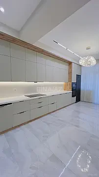 Satılır 4 otaqlı mənzil 185 m² — Bakı 4 otaq 185.00 m²