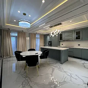 Satılır 5 otaqlı mənzil 235 m² — Bakı 5 otaq 235.00 m²