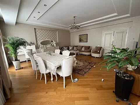 Satılır 3 otaqlı mənzil 170 m² — Bakı, Nizami 3 otaq 170.00 m²