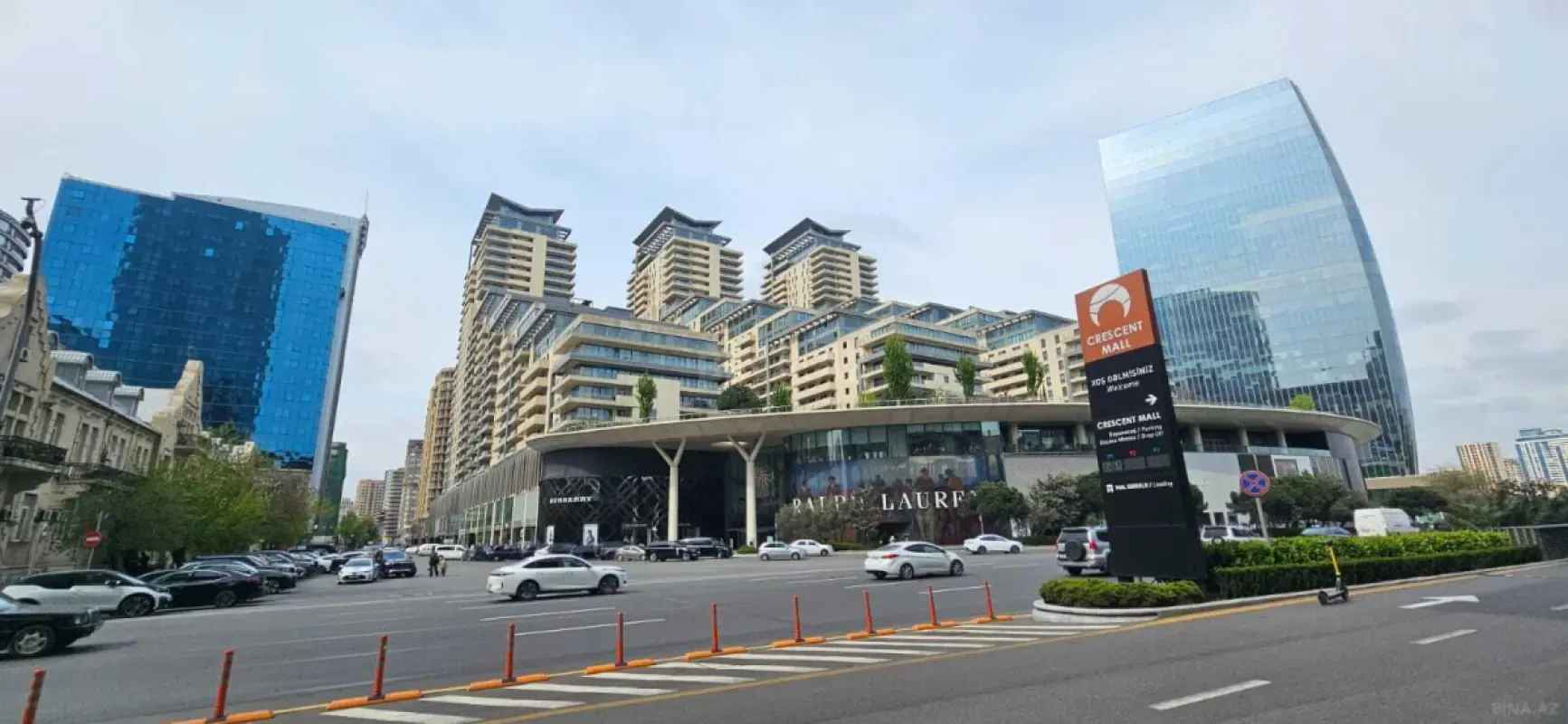 Kirayə verilir 4 otaqlı mənzil 210 m²