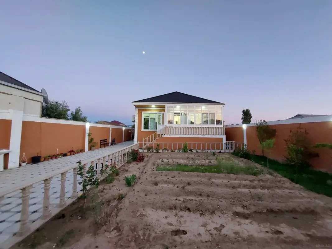Satılır 4 otaqlı həyət evi 120 m²