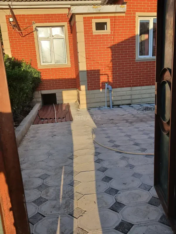 Satılır 4 otaqlı həyət evi 130 m²