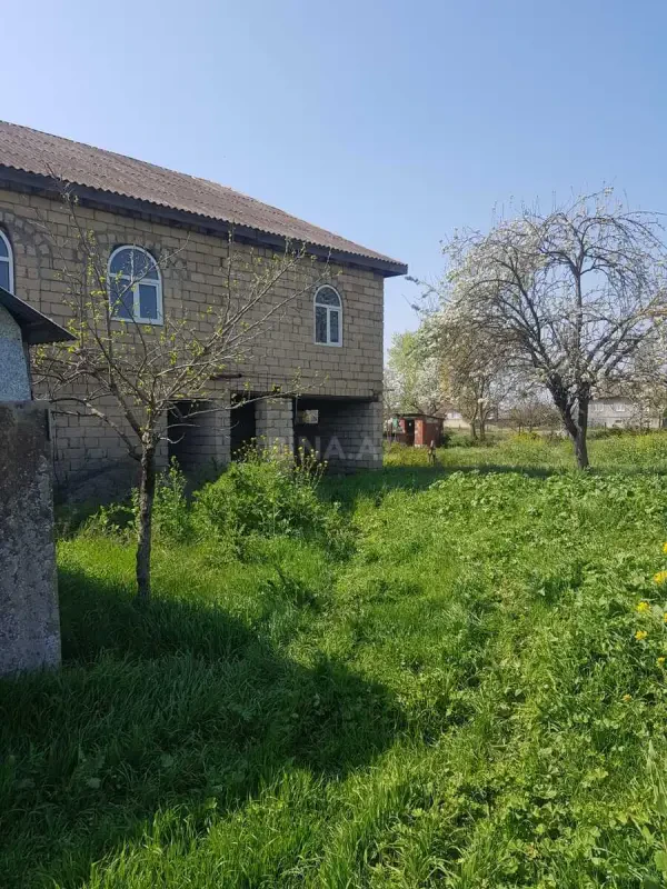 Satılır 5 otaqlı həyət evi 251 m²
