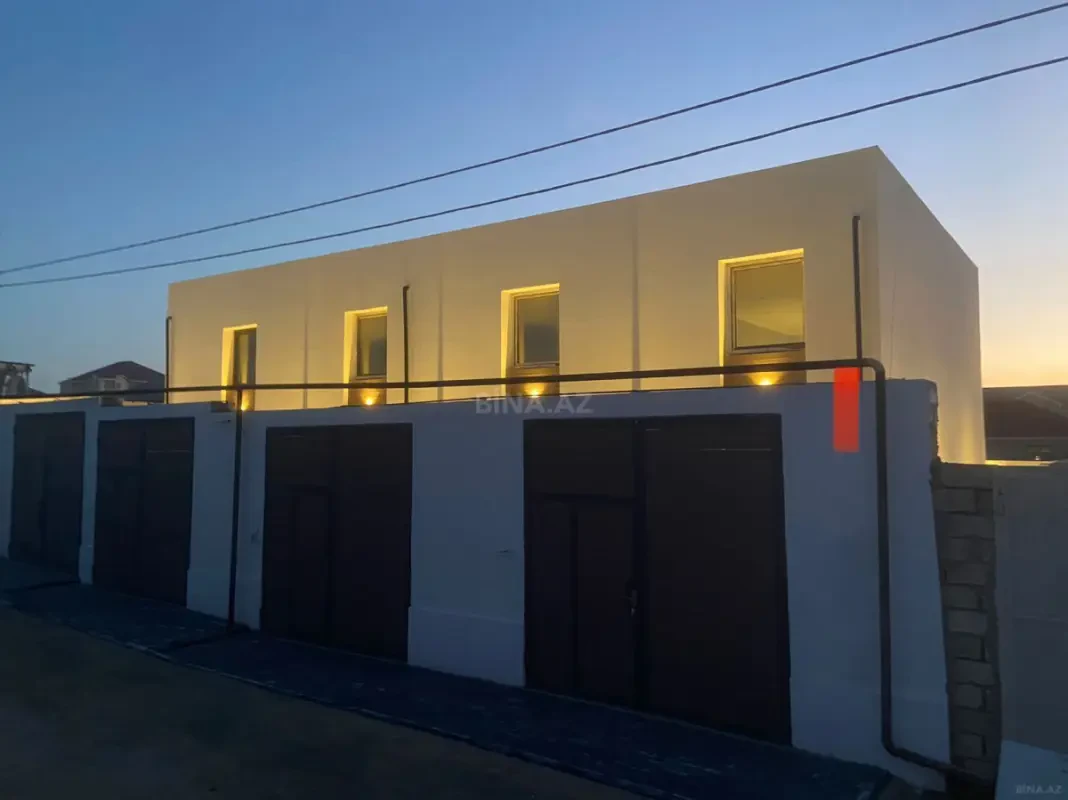 Satılır 8 otaqlı həyət evi 250 m²