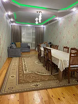 Satılır 5 otaqlı həyət evi 300 m² — Bakı 5 otaq 300.00 m²