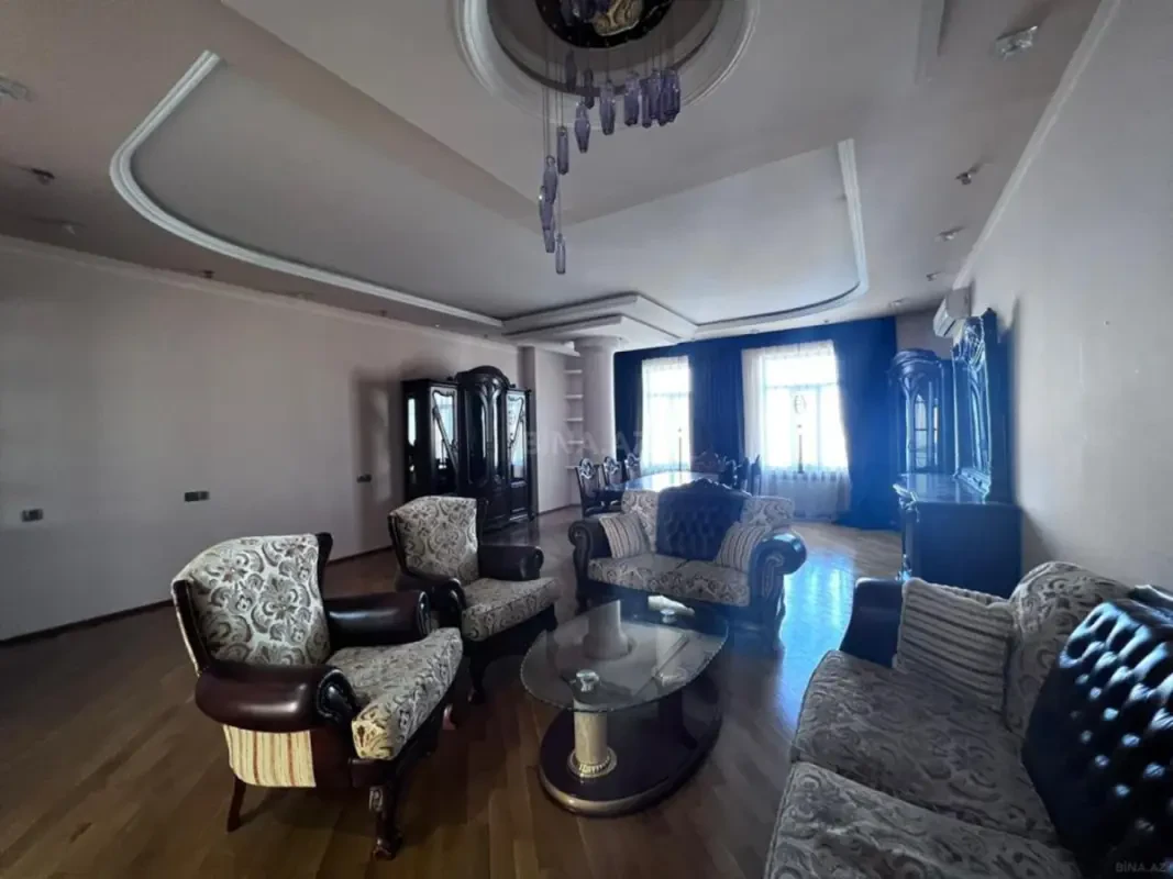 Kirayə verilir 3 otaqlı mənzil 140 m²