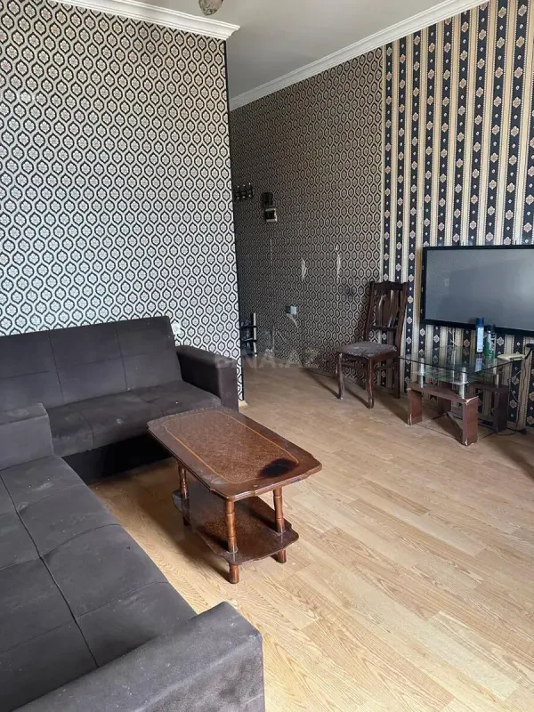 Kirayə verilir 2 otaqlı mənzil 70 m²
