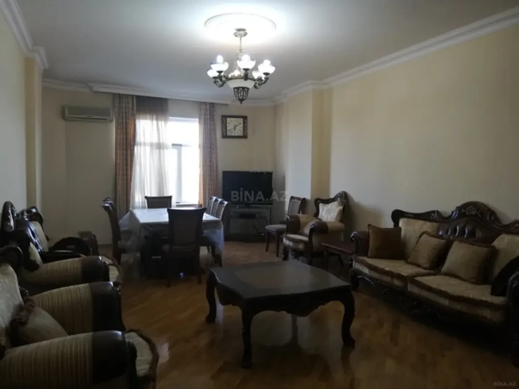 Satılır 4 otaqlı mənzil 200 m²